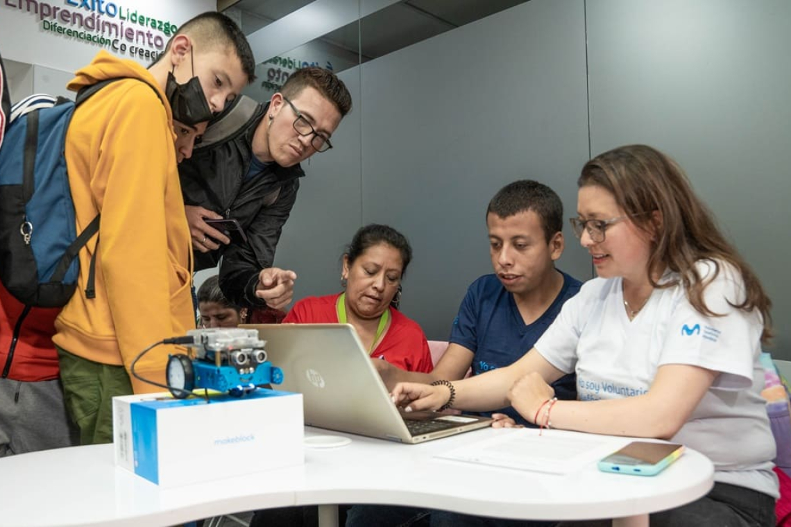 Becas para la Escuela de Robótica 2025