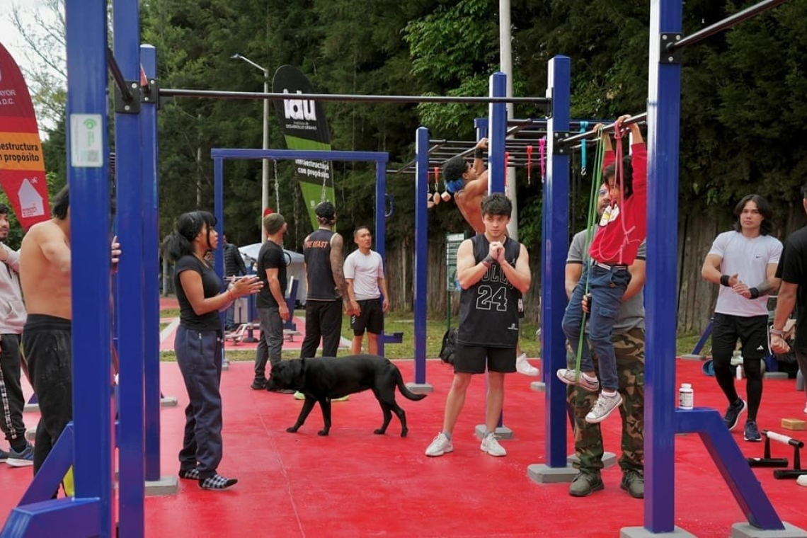 Suba inaugura gimnasio al aire libre