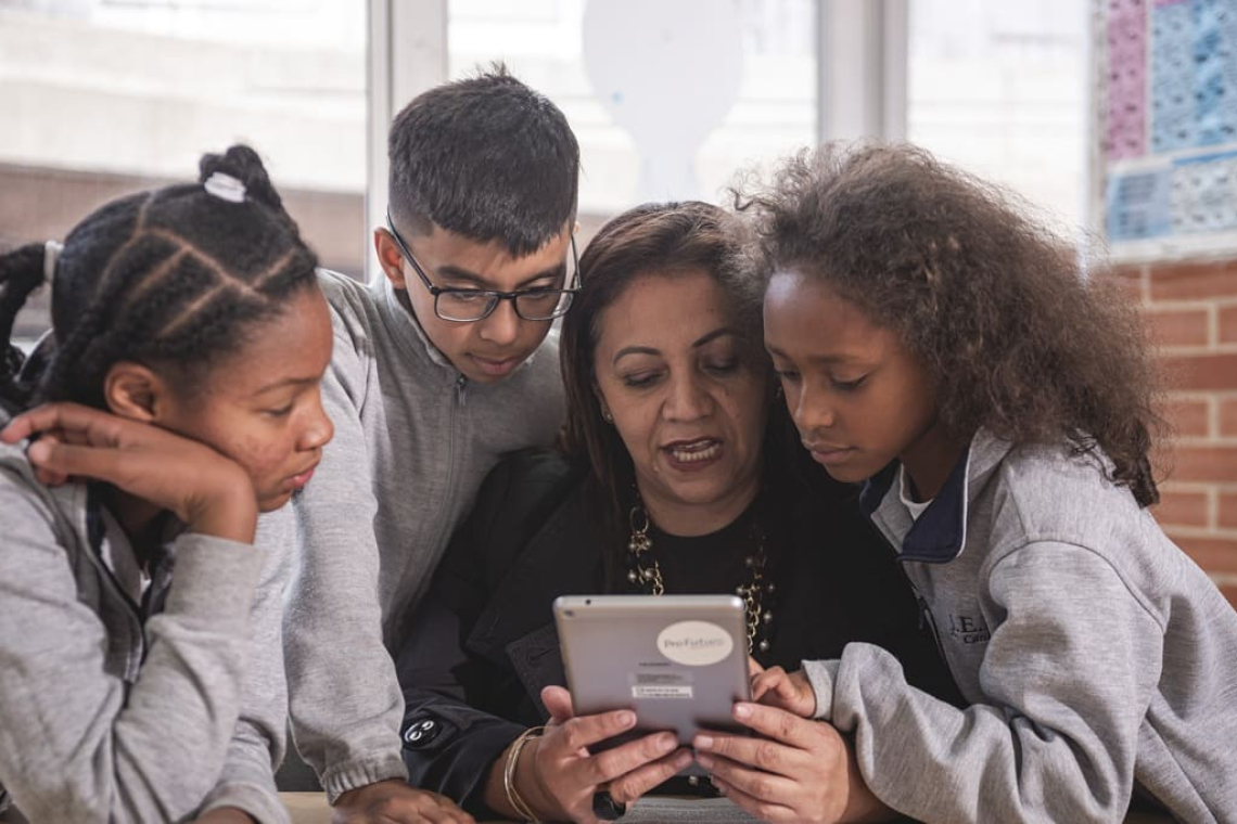 10 mil docentes se están preparando en IA
