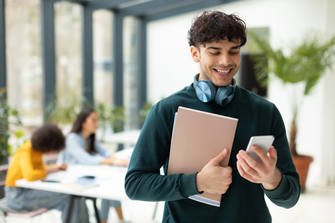 5G y fibra óptica, la revolución para los bachilleres en Colombia
